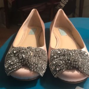 NWOT Betsey Johnson flats with rhinestone bows